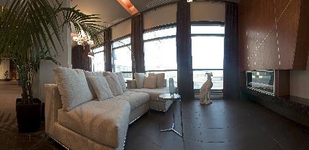 Must Hotel
